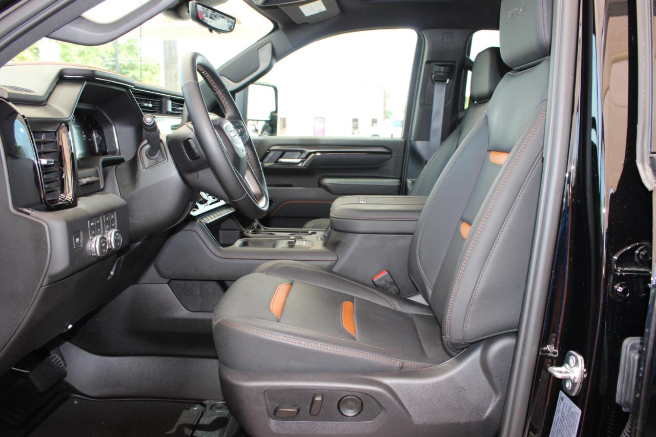 GMC Sierra 2500HD AT4 Crew Cab 4WD 2026