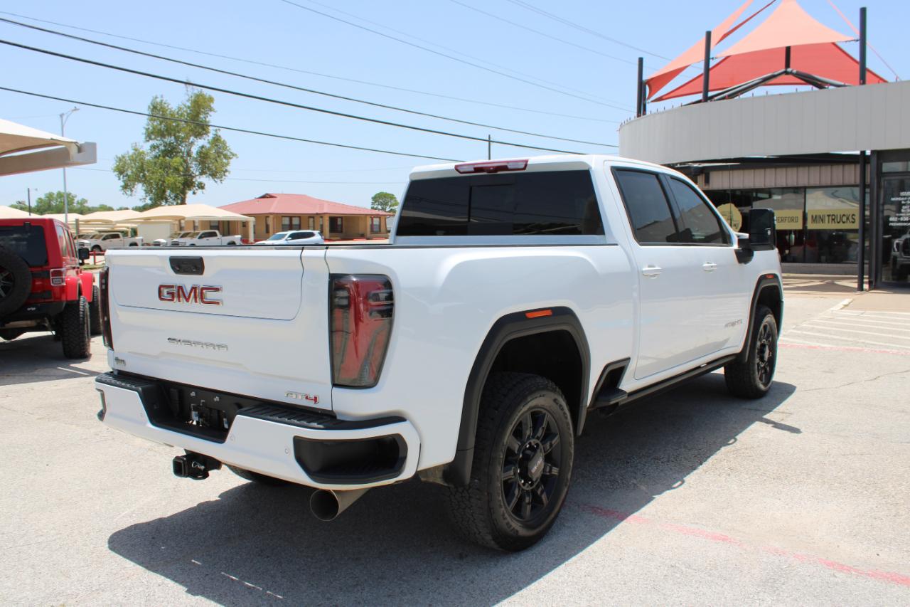 GMC Sierra 2500HD AT4 Crew Cab 4WD 2026