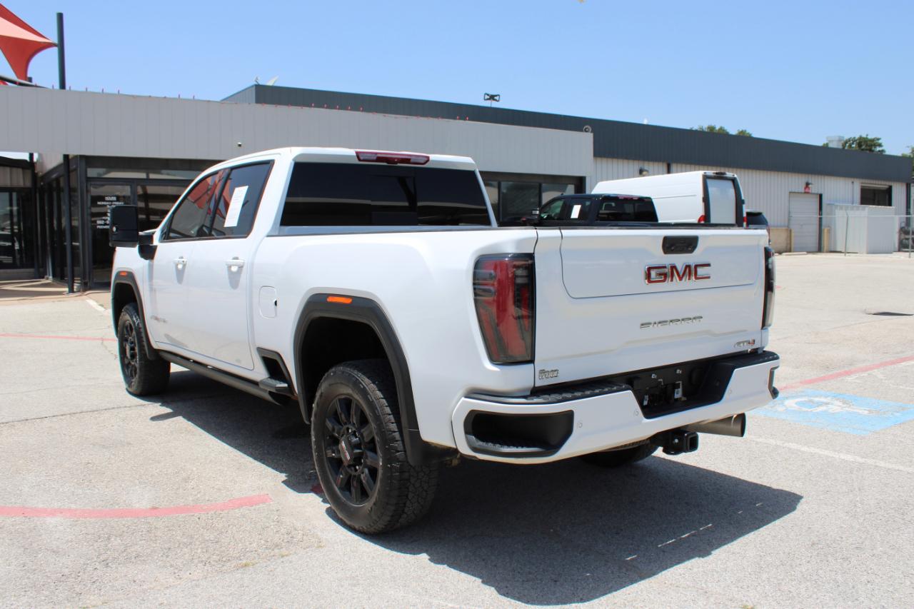 GMC Sierra 2500HD AT4 Crew Cab 4WD 2026