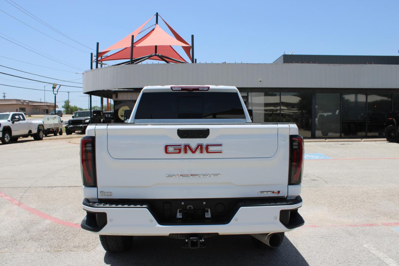 GMC Sierra 2500HD AT4 Crew Cab 4WD 2026