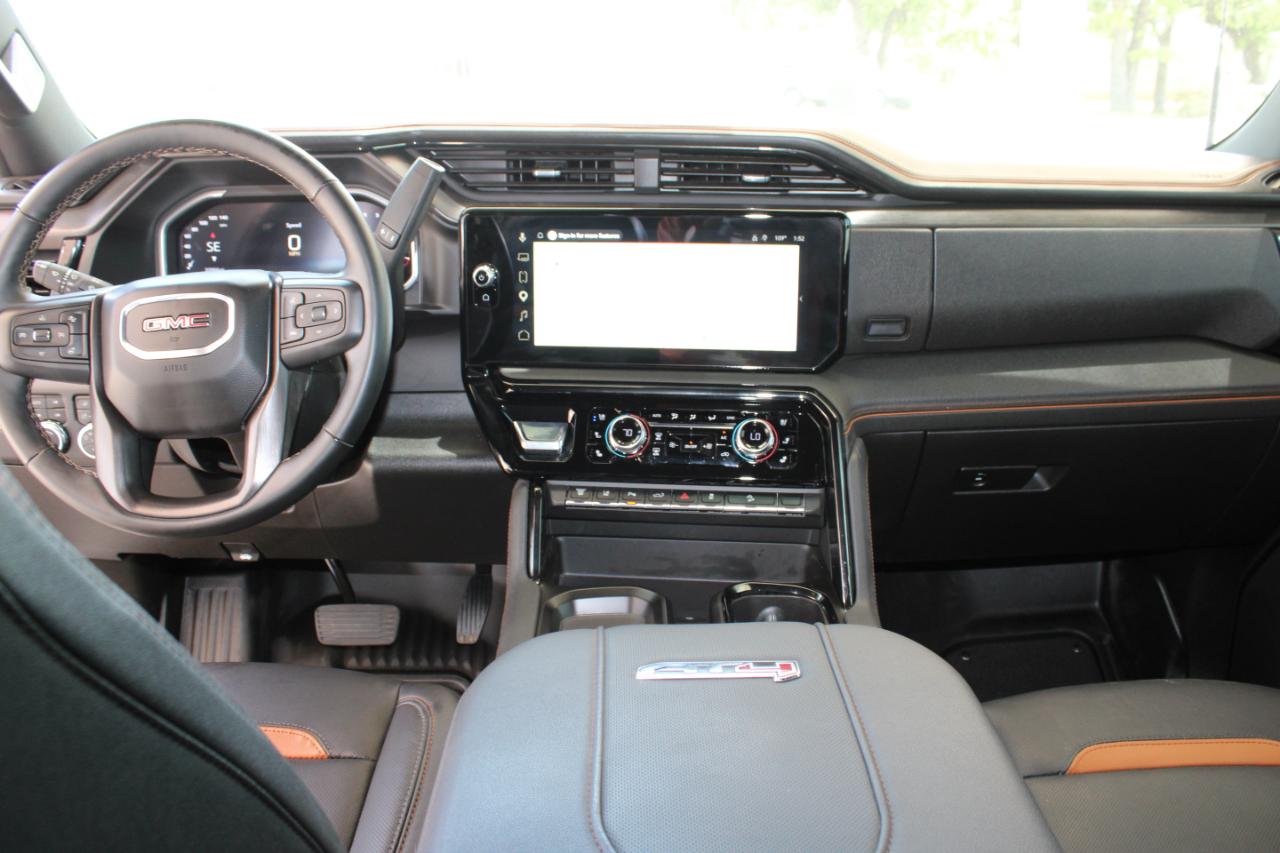 GMC Sierra 2500HD AT4 Crew Cab 4WD 2026