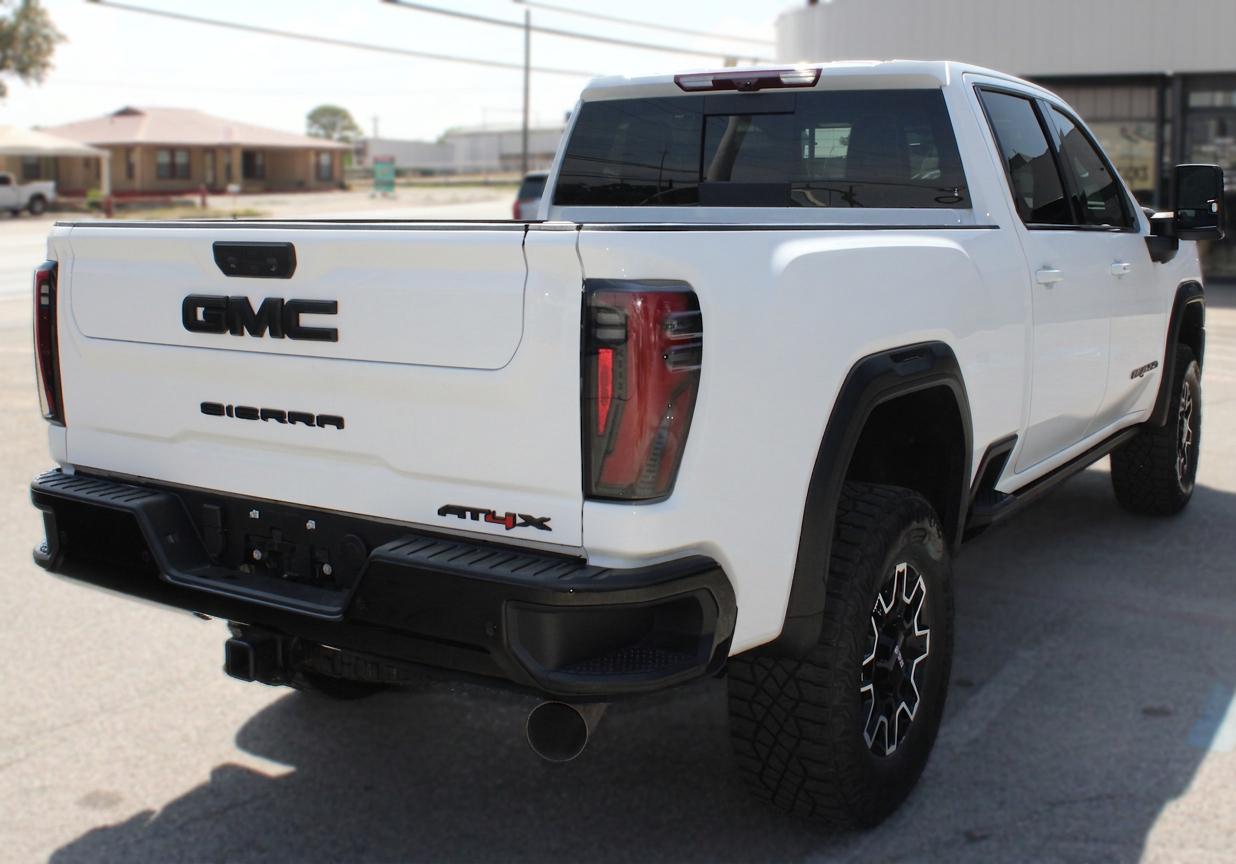 GMC Sierra 2500HD AT4X Crew Cab 4WD 2026