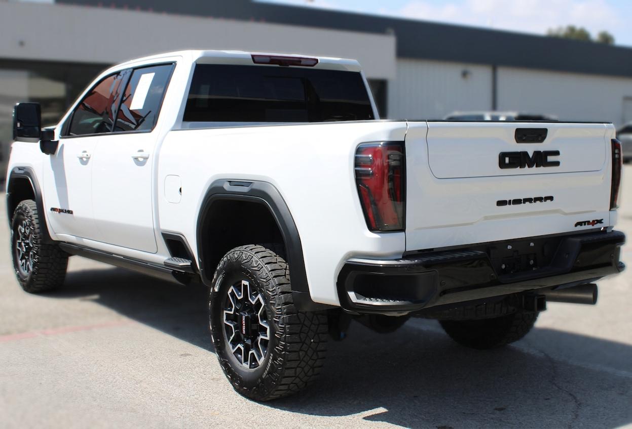 GMC Sierra 2500HD AT4X Crew Cab 4WD 2026