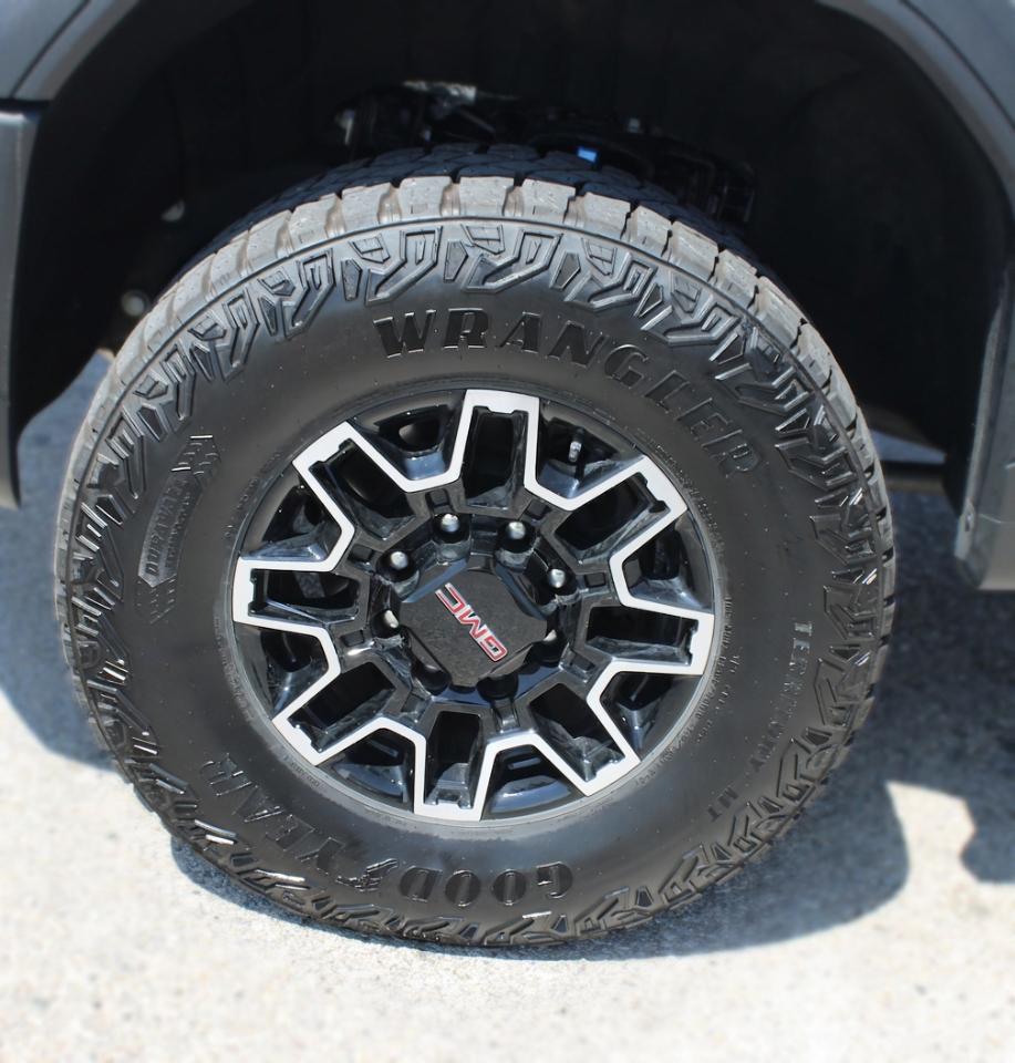 GMC Sierra 2500HD AT4X Crew Cab 4WD 2026