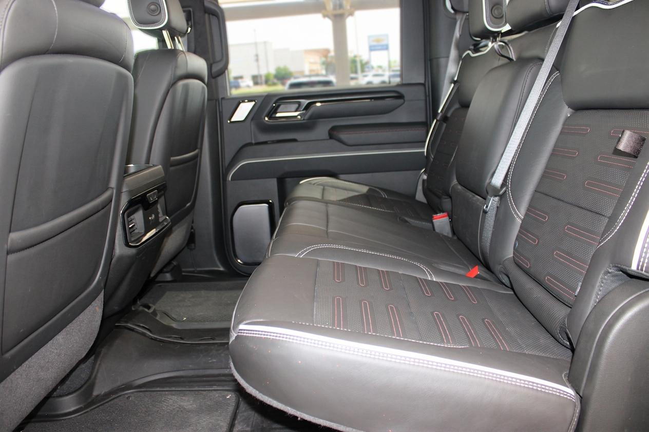 GMC Sierra 2500HD AT4X Crew Cab 4WD 2026