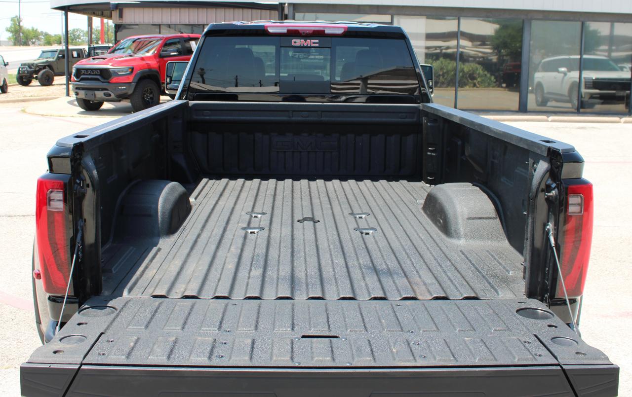 GMC Sierra 3500HD Denali Ultimate Crew Cab 4WD 2026