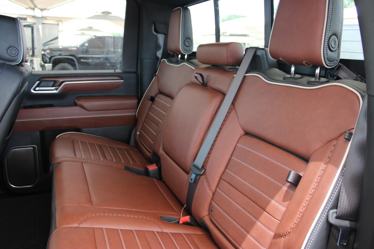 GMC Sierra 3500HD Denali Ultimate Crew Cab 4WD 2026