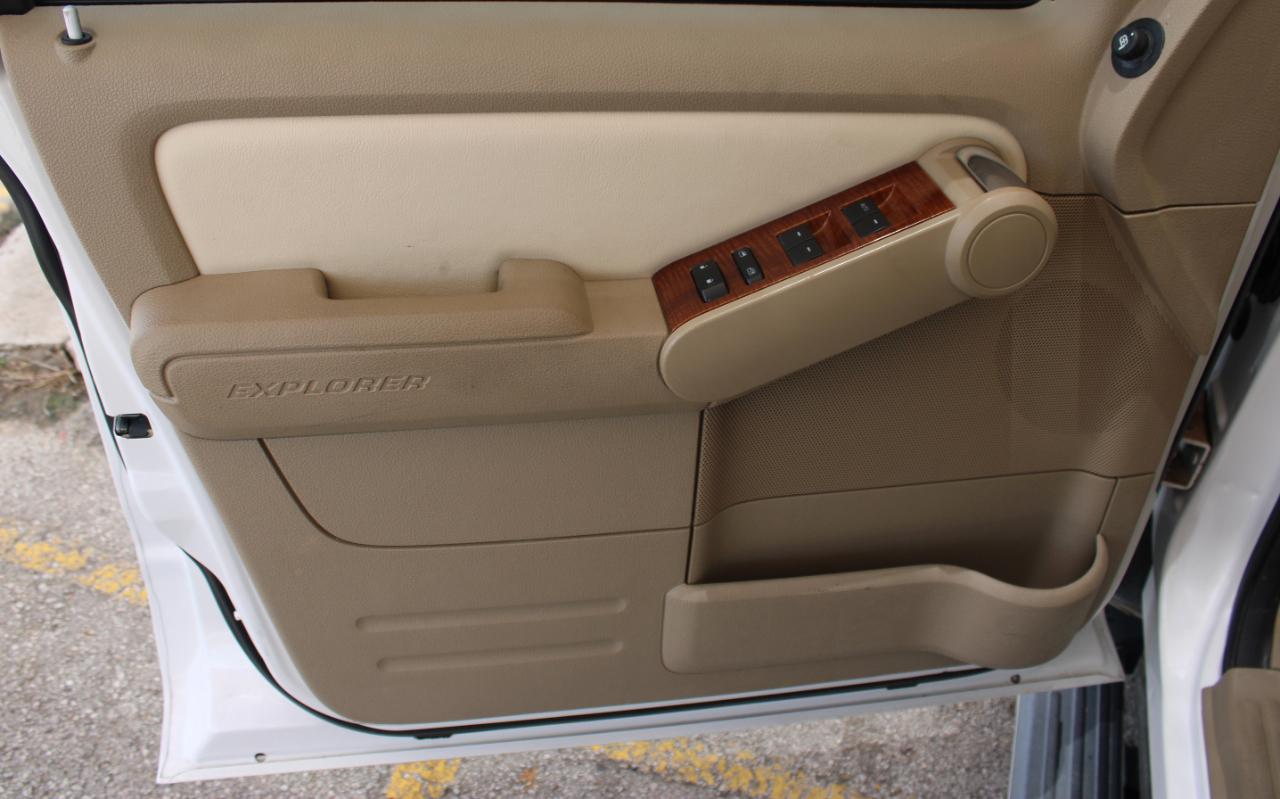 Ford Explorer Eddie Bauer 4.0L 2WD 2010