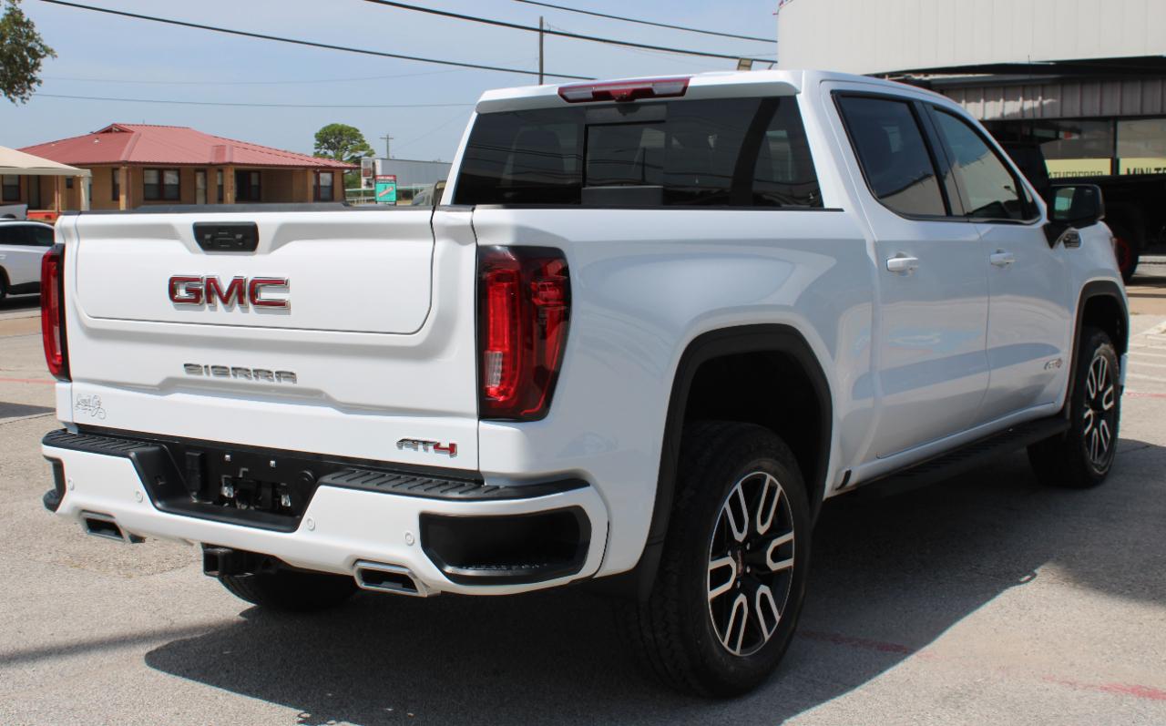 GMC Sierra 1500 AT4 Crew Cab 4WD 2025