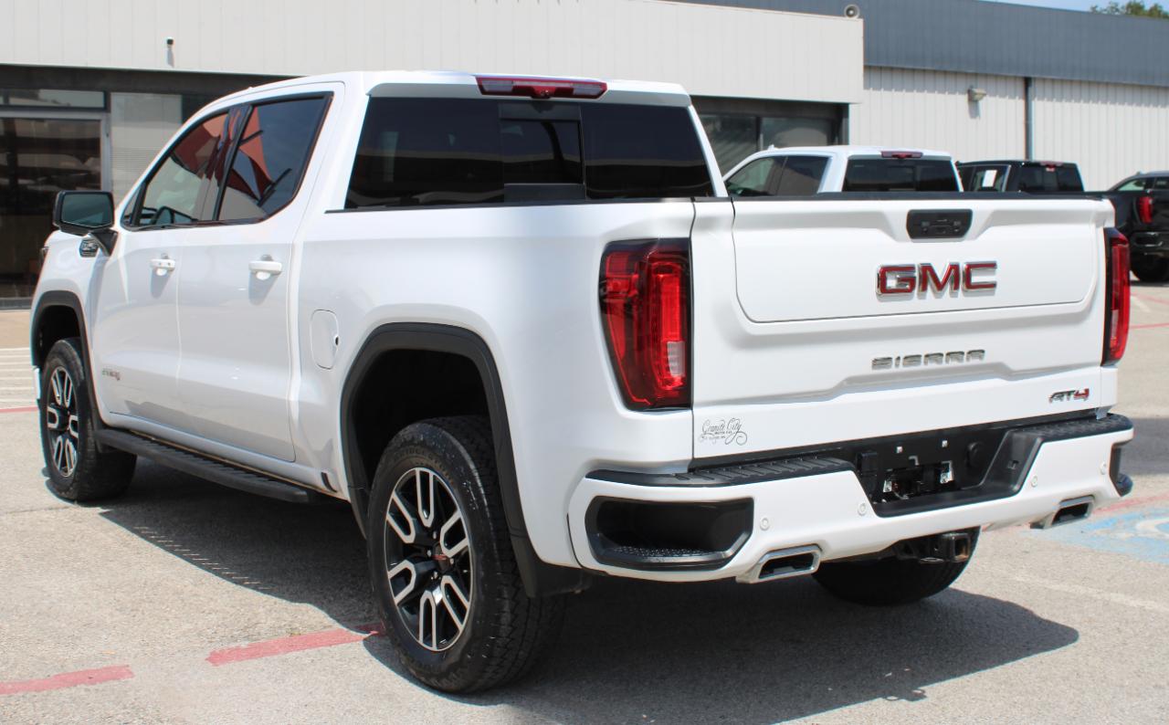 GMC Sierra 1500 AT4 Crew Cab 4WD 2025