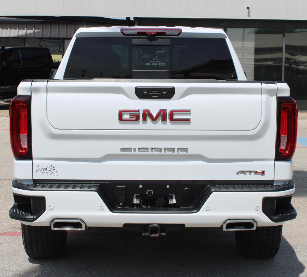 GMC Sierra 1500 AT4 Crew Cab 4WD 2025