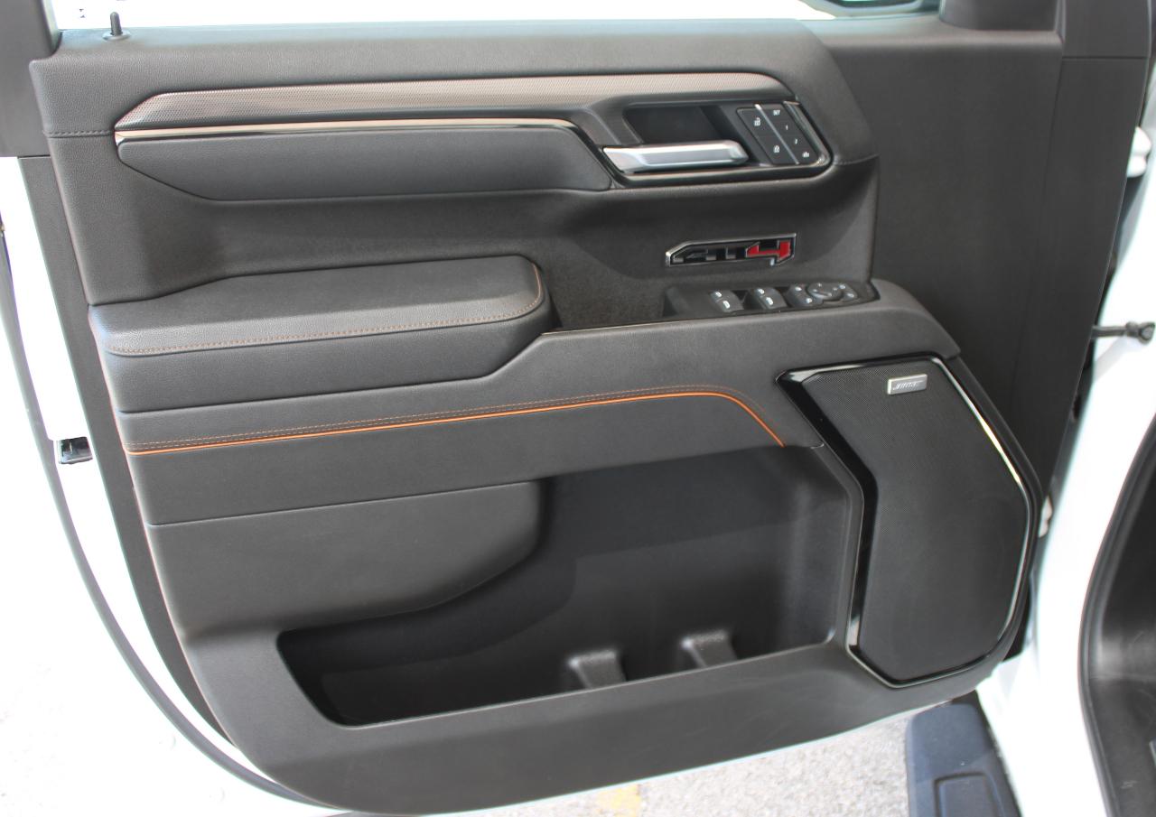 GMC Sierra 1500 AT4 Crew Cab 4WD 2025