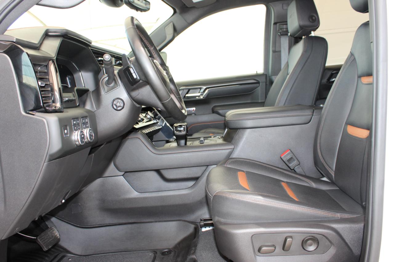 GMC Sierra 1500 AT4 Crew Cab 4WD 2025