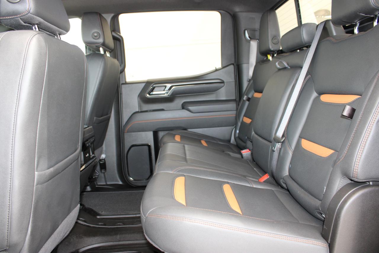 GMC Sierra 1500 AT4 Crew Cab 4WD 2025