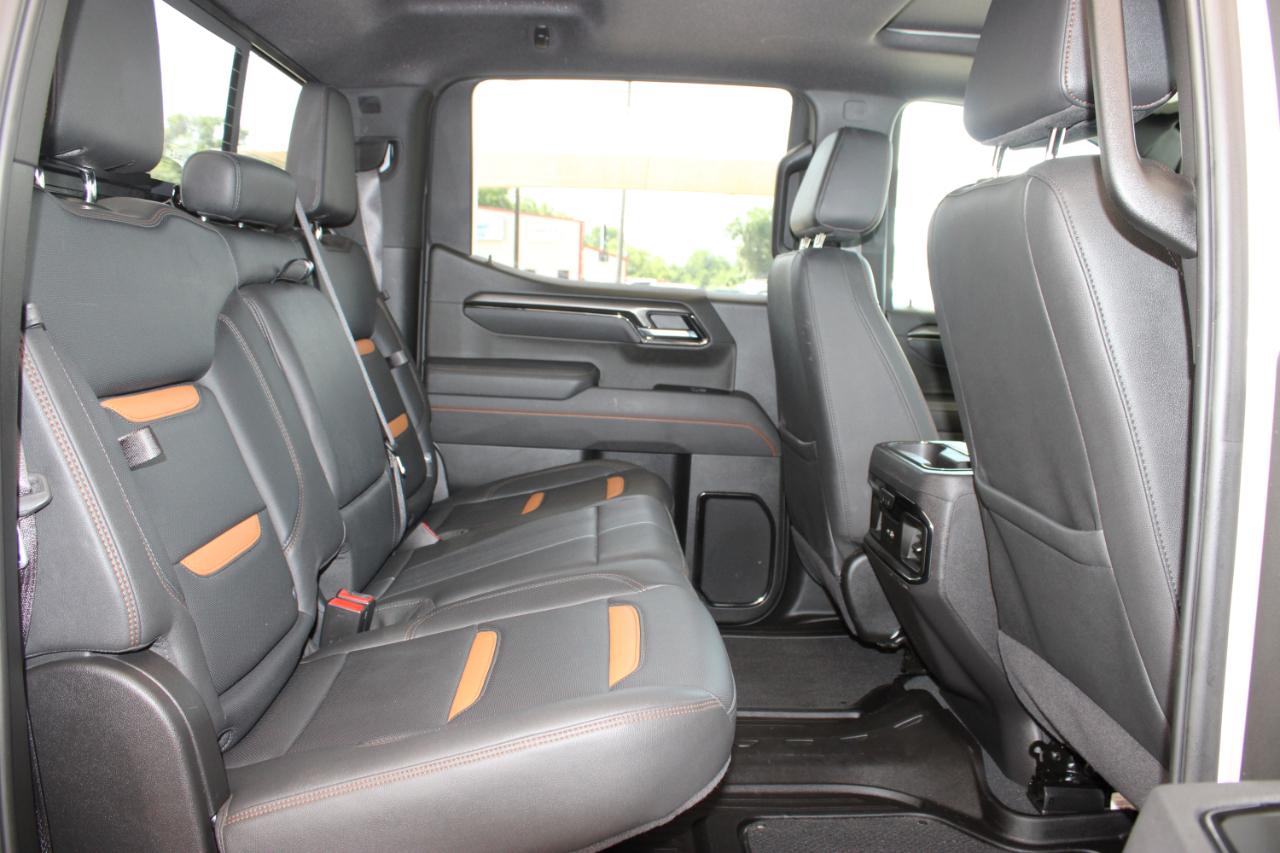 GMC Sierra 1500 AT4 Crew Cab 4WD 2025