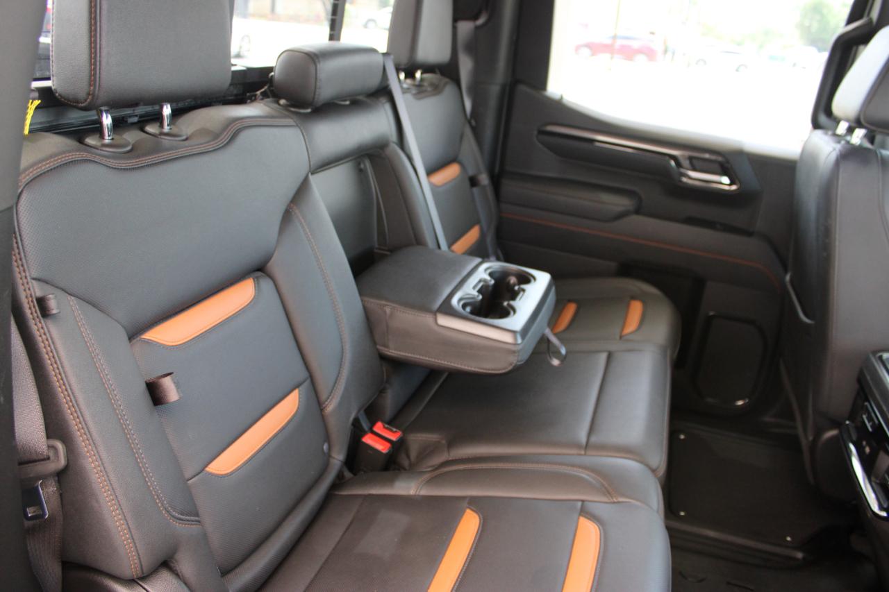 GMC Sierra 1500 AT4 Crew Cab 4WD 2025