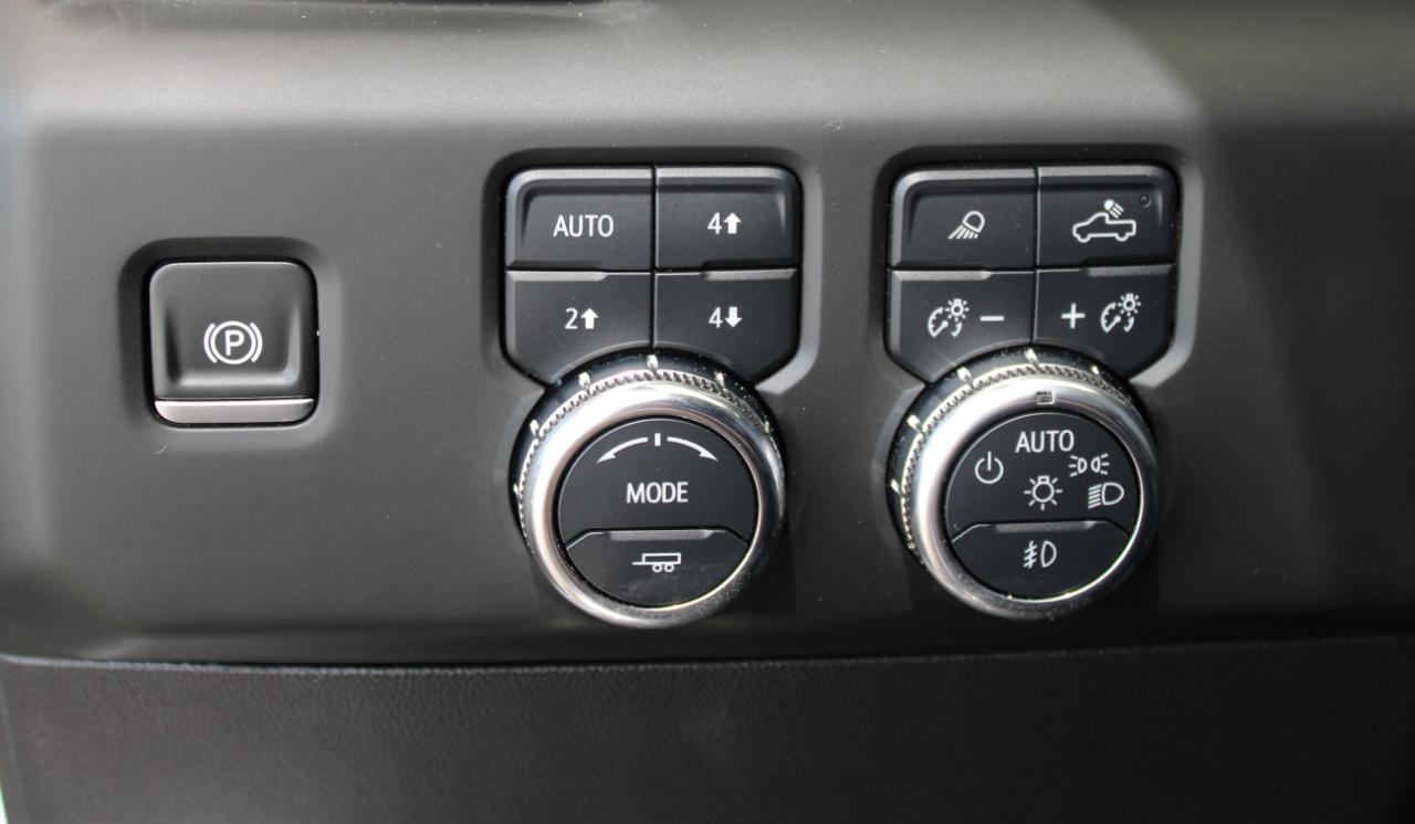 GMC Sierra 1500 AT4 Crew Cab 4WD 2025