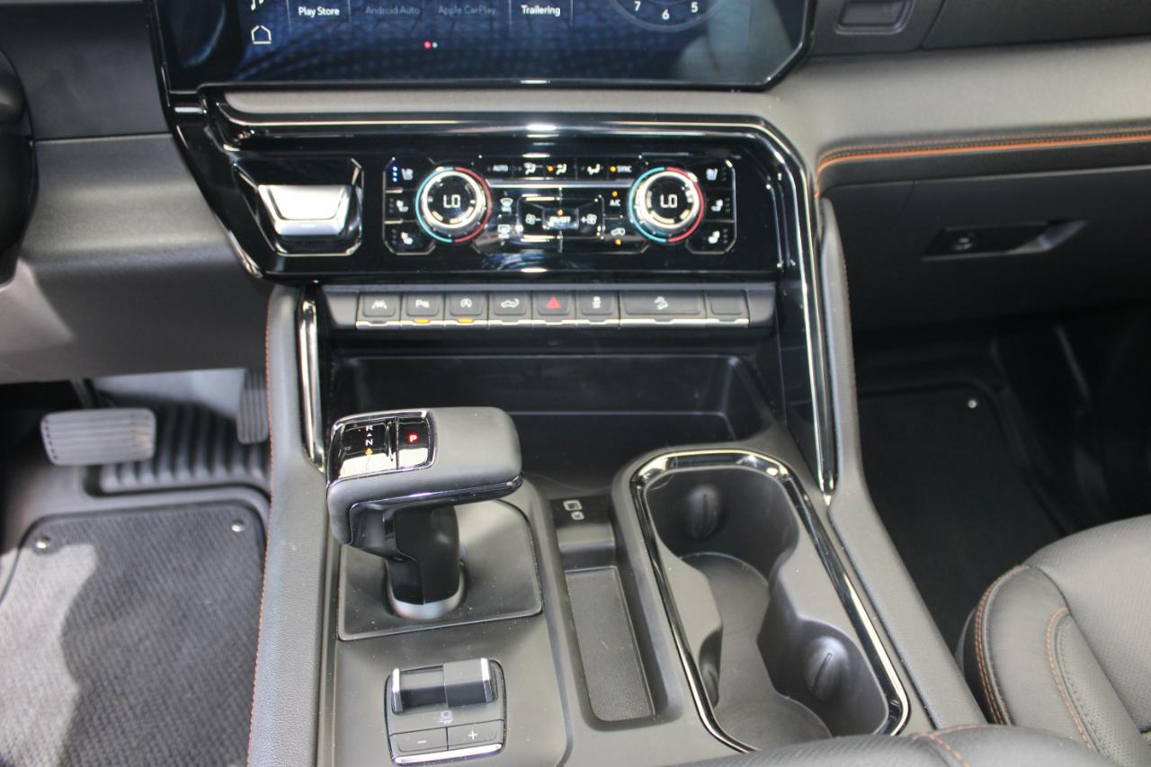 GMC Sierra 1500 AT4 Crew Cab 4WD 2025