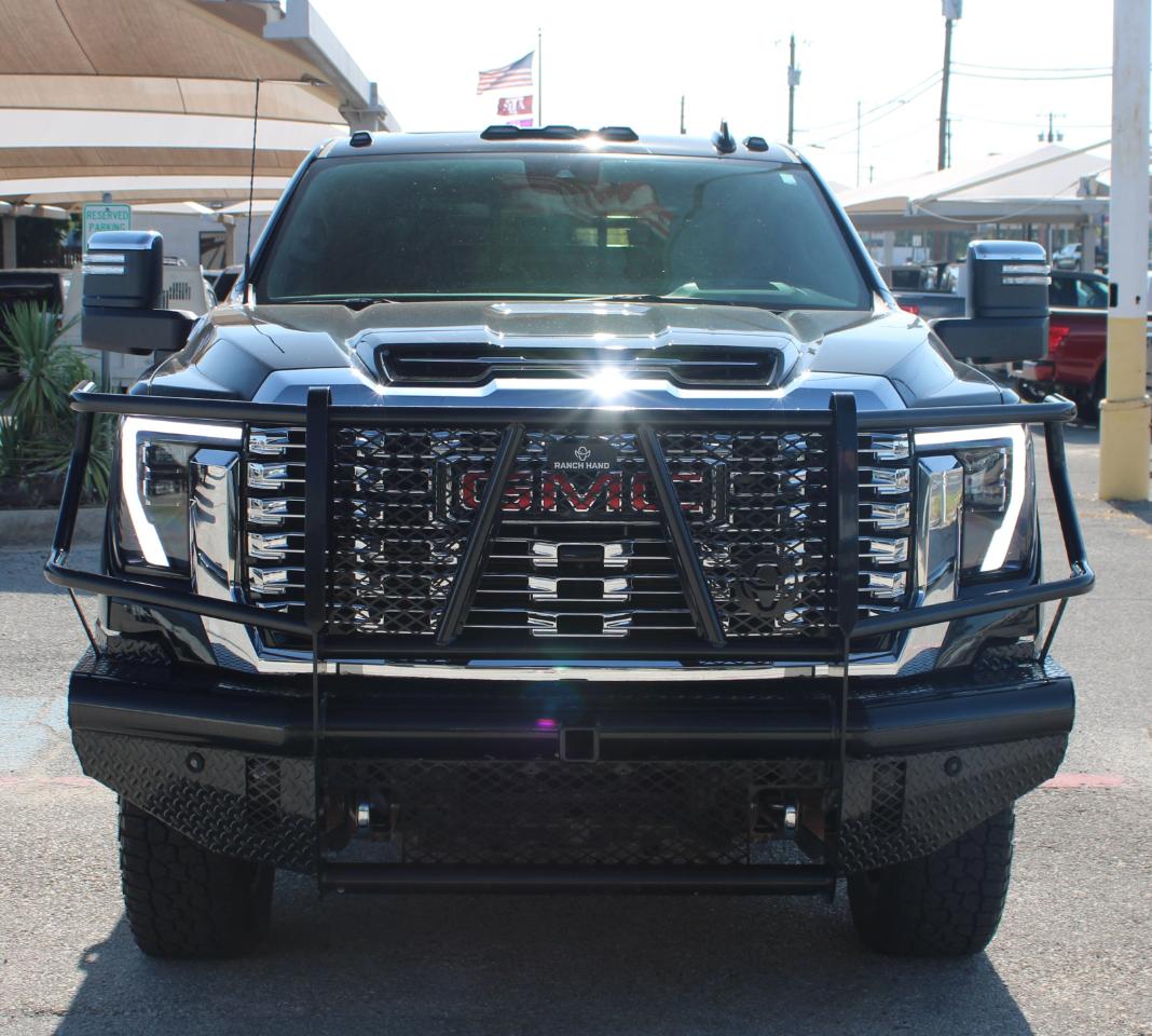 GMC Sierra 2500HD Denali Crew Cab 4WD SB 2025