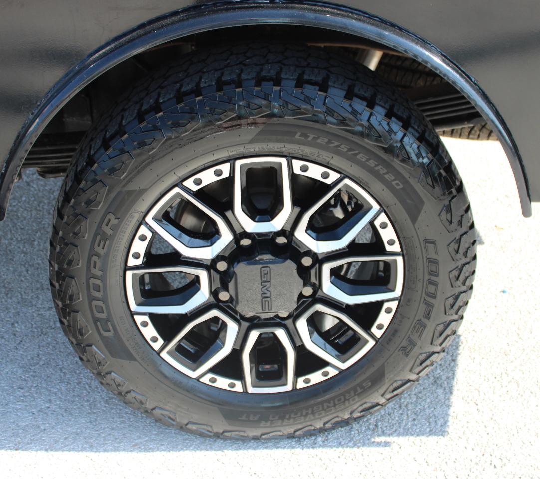 GMC Sierra 2500HD Denali Crew Cab 4WD SB 2025