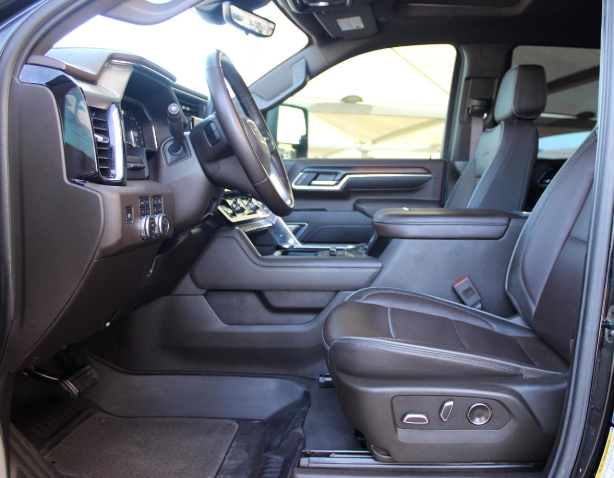 GMC Sierra 2500HD Denali Crew Cab 4WD SB 2025