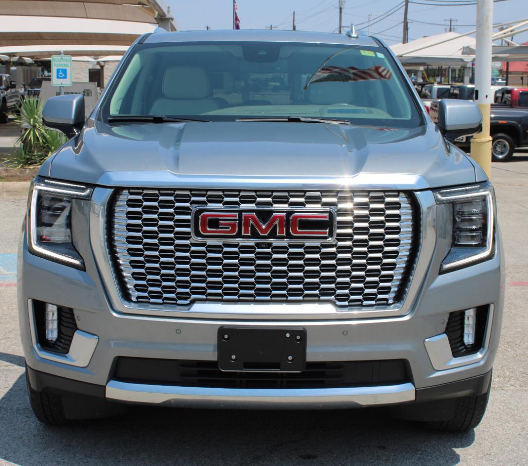 GMC Yukon Denali 4WD 2024