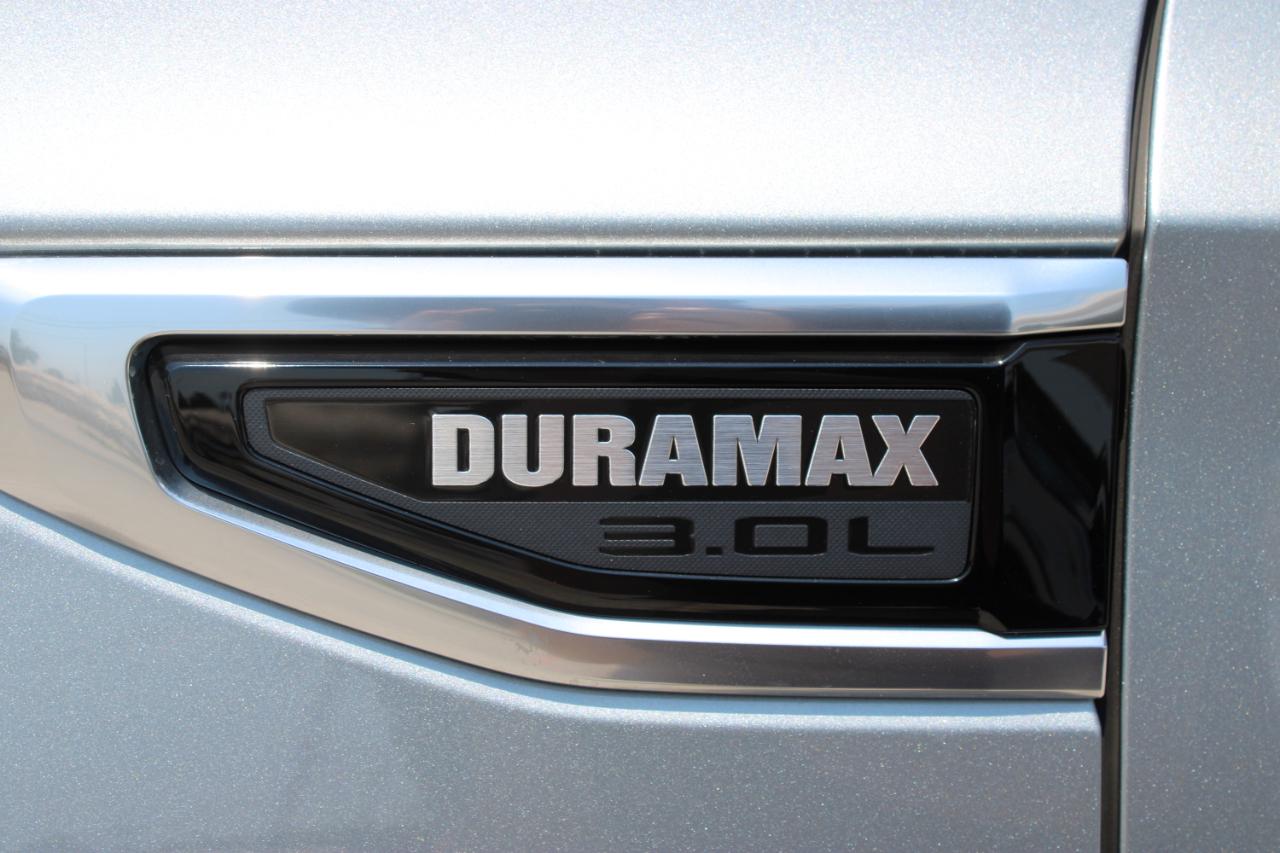 GMC Yukon Denali 4WD 2024