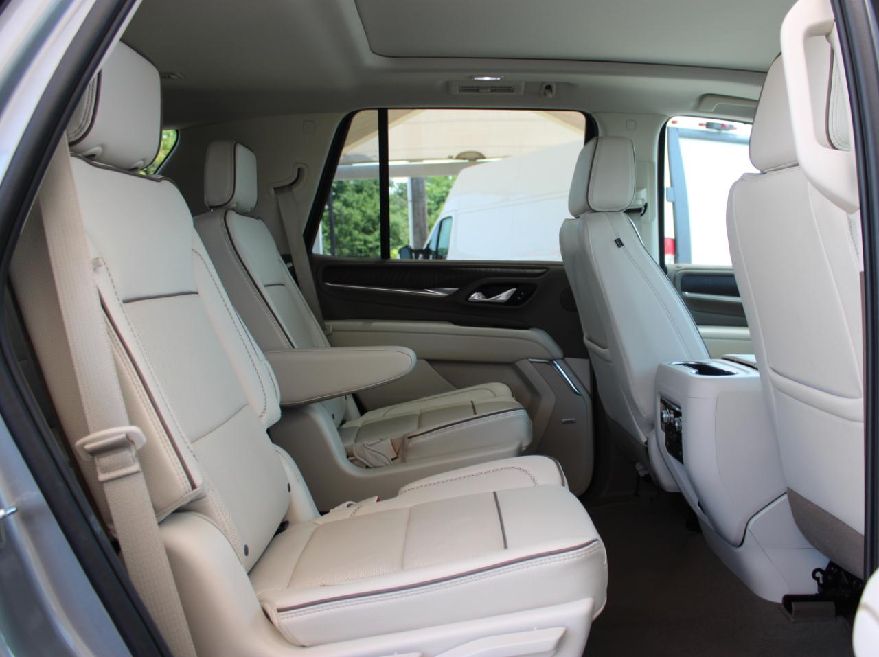 GMC Yukon Denali 4WD 2024