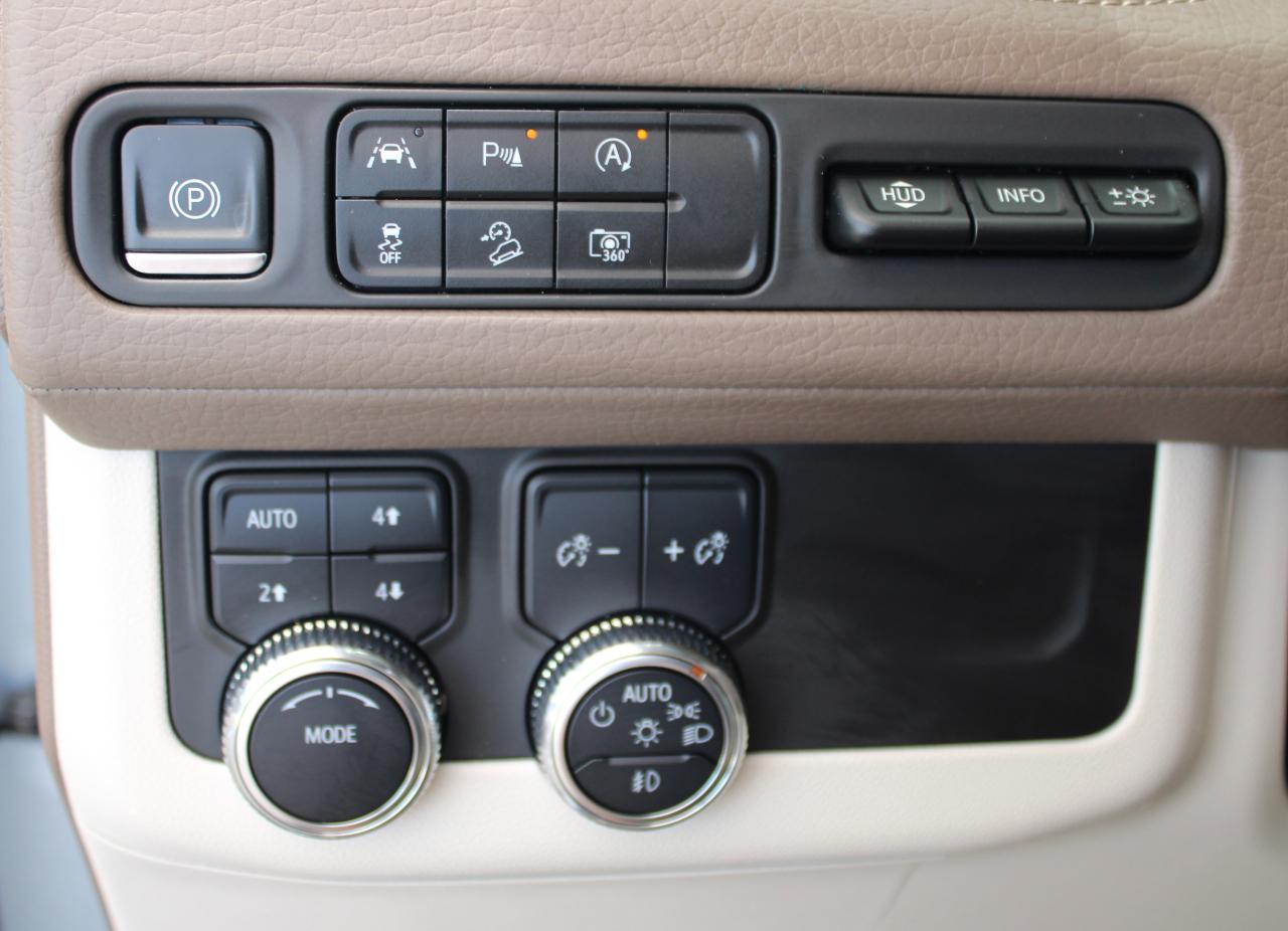 GMC Yukon Denali 4WD 2024