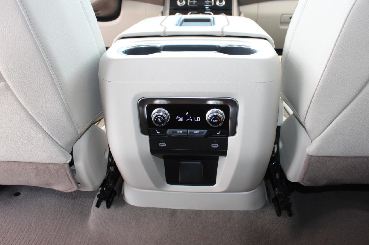 GMC Yukon Denali 4WD 2024