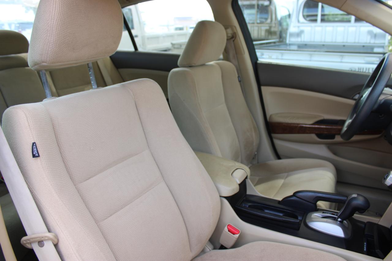 Honda Accord EX Sedan AT 2010