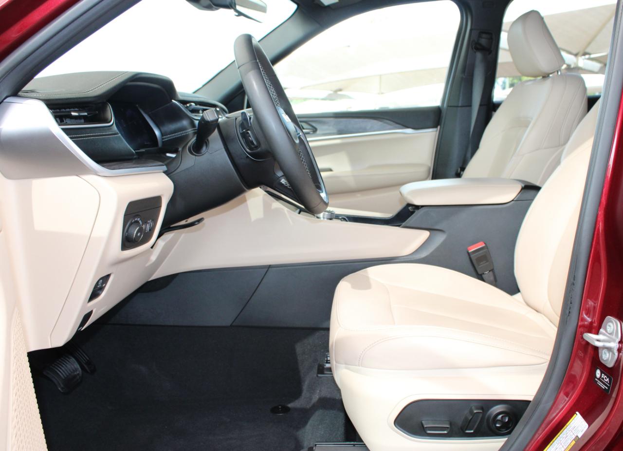 Jeep Grand Cherokee Limited 2WD 2025