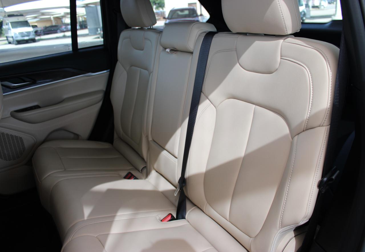 Jeep Grand Cherokee Limited 2WD 2025