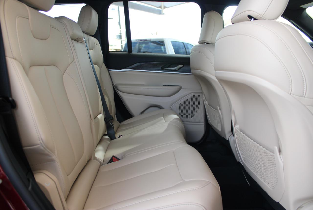 Jeep Grand Cherokee Limited 2WD 2025