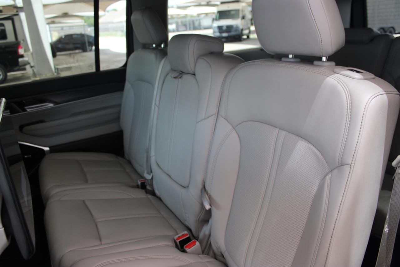 Jeep Wagoneer L Series III 4WD 2024