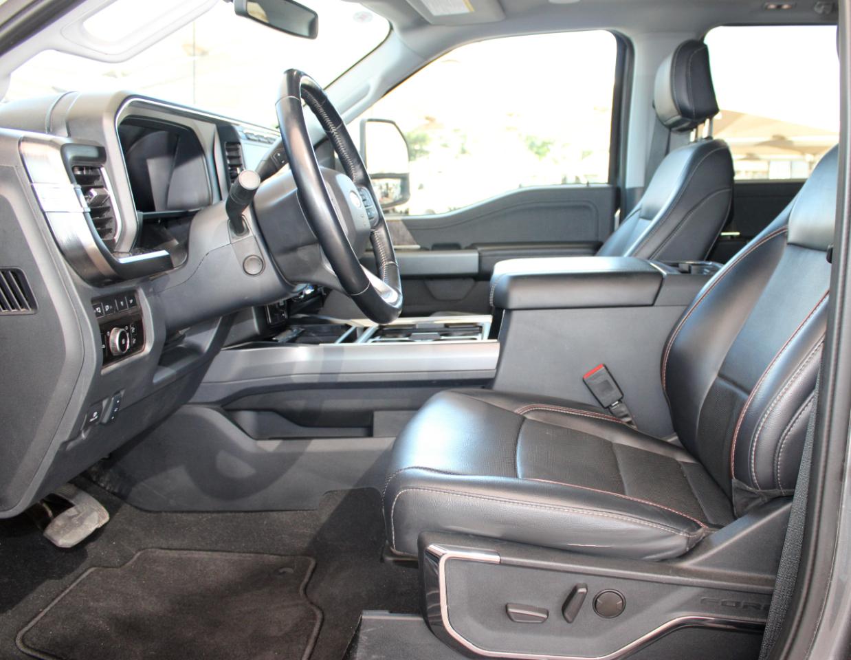 Ford F-350 SD Lariat Crew Cab Long Bed DRW 4WD 2024