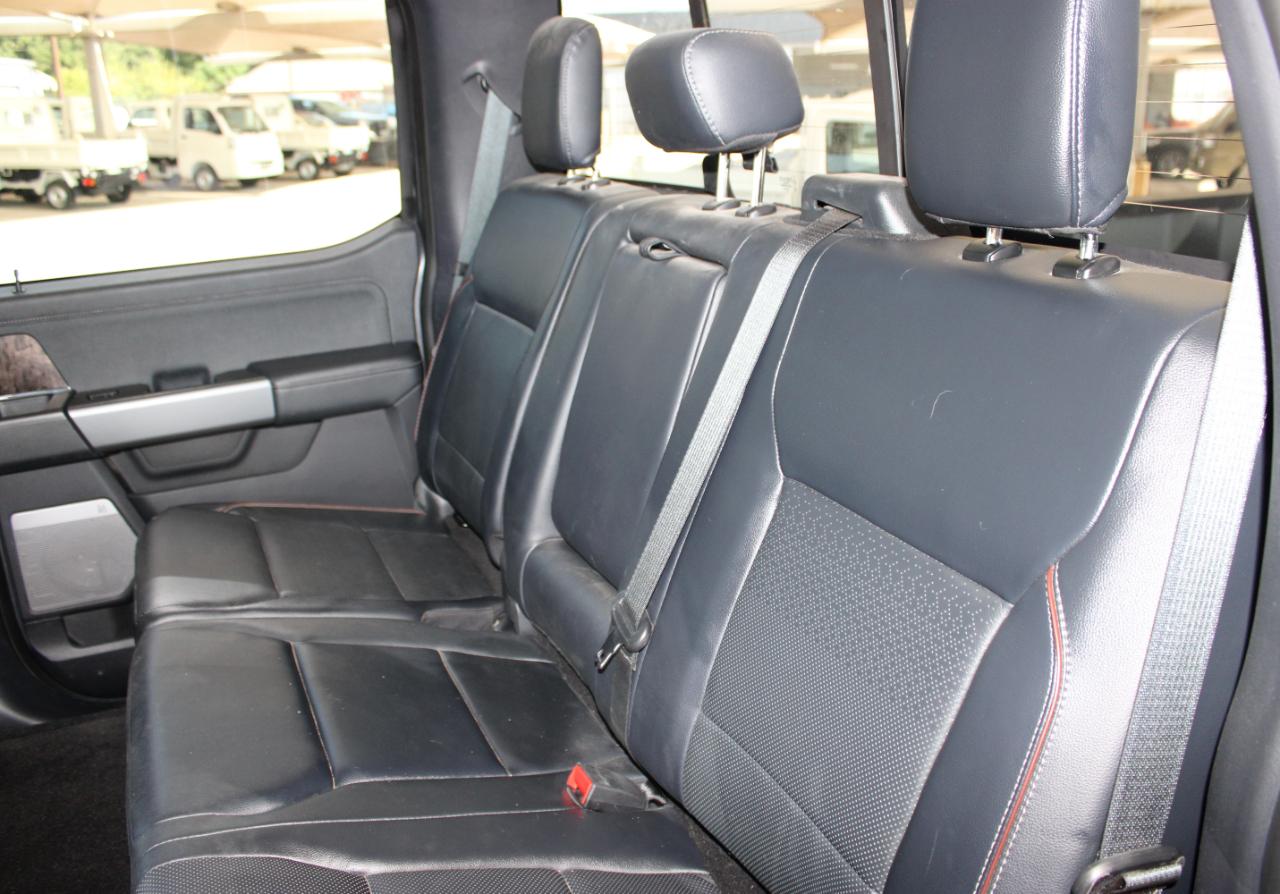 Ford F-350 SD Lariat Crew Cab Long Bed DRW 4WD 2024