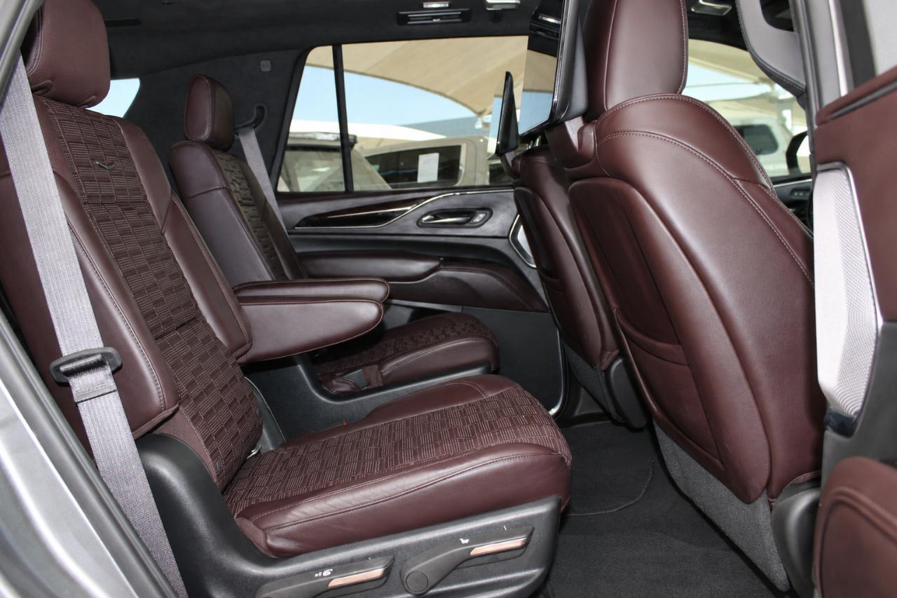 Cadillac Escalade Premium Luxury Platinum AWD 2021