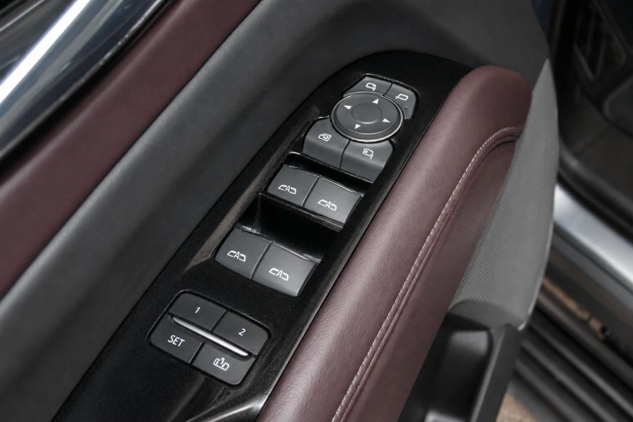 Cadillac Escalade Premium Luxury Platinum AWD 2021