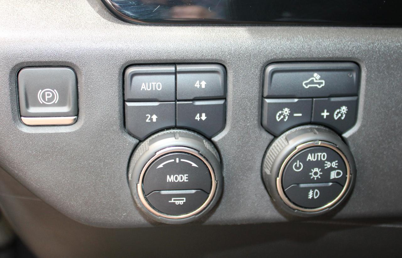 Chevrolet Silverado 1500 Trail Boss LT Crew Cab 4WD 2023