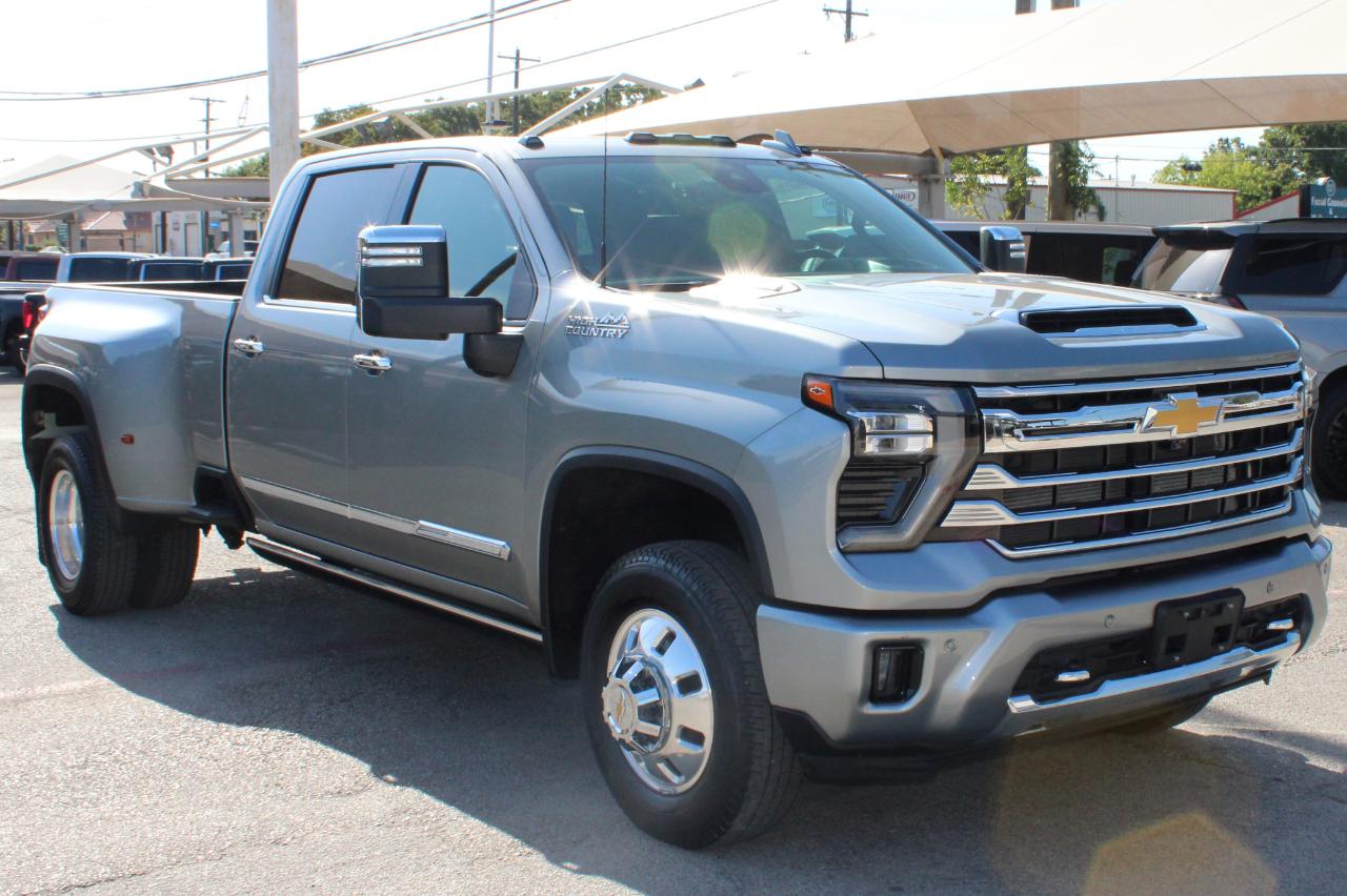 Chevrolet Silverado 3500HD High Country Crew Cab Long Box DRW 4WD 2025