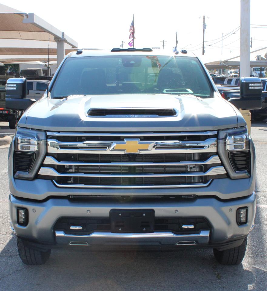 Chevrolet Silverado 3500HD High Country Crew Cab Long Box DRW 4WD 2025