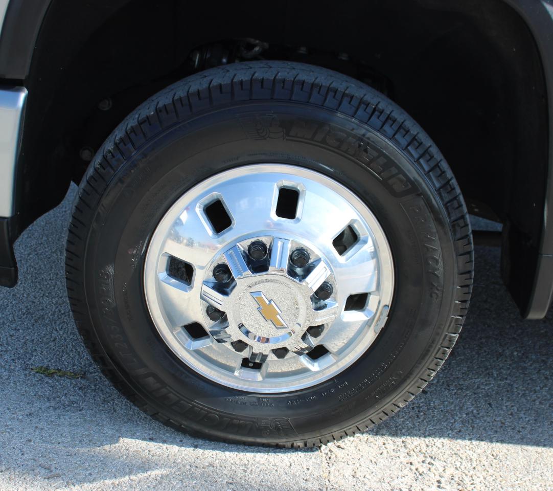 Chevrolet Silverado 3500HD High Country Crew Cab Long Box DRW 4WD 2025