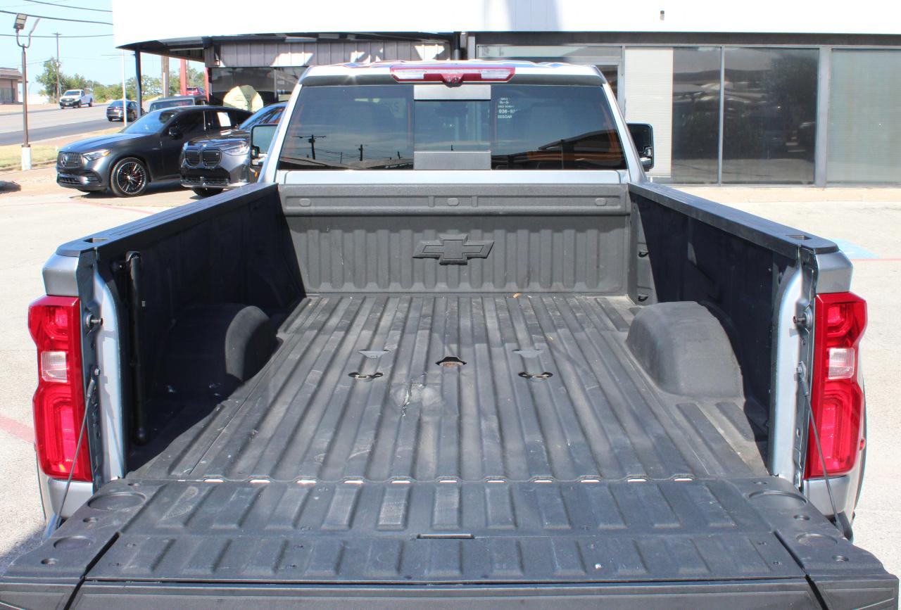 Chevrolet Silverado 3500HD High Country Crew Cab Long Box DRW 4WD 2025