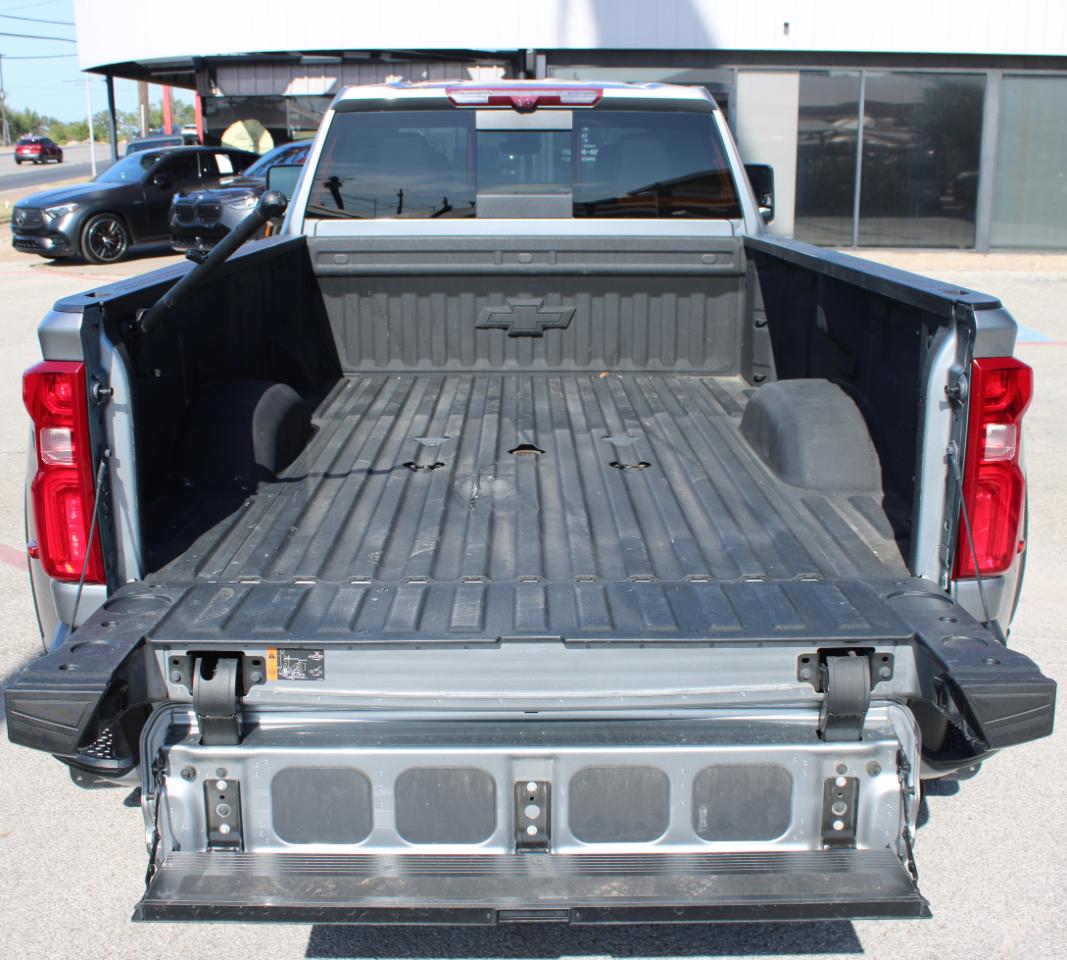 Chevrolet Silverado 3500HD High Country Crew Cab Long Box DRW 4WD 2025