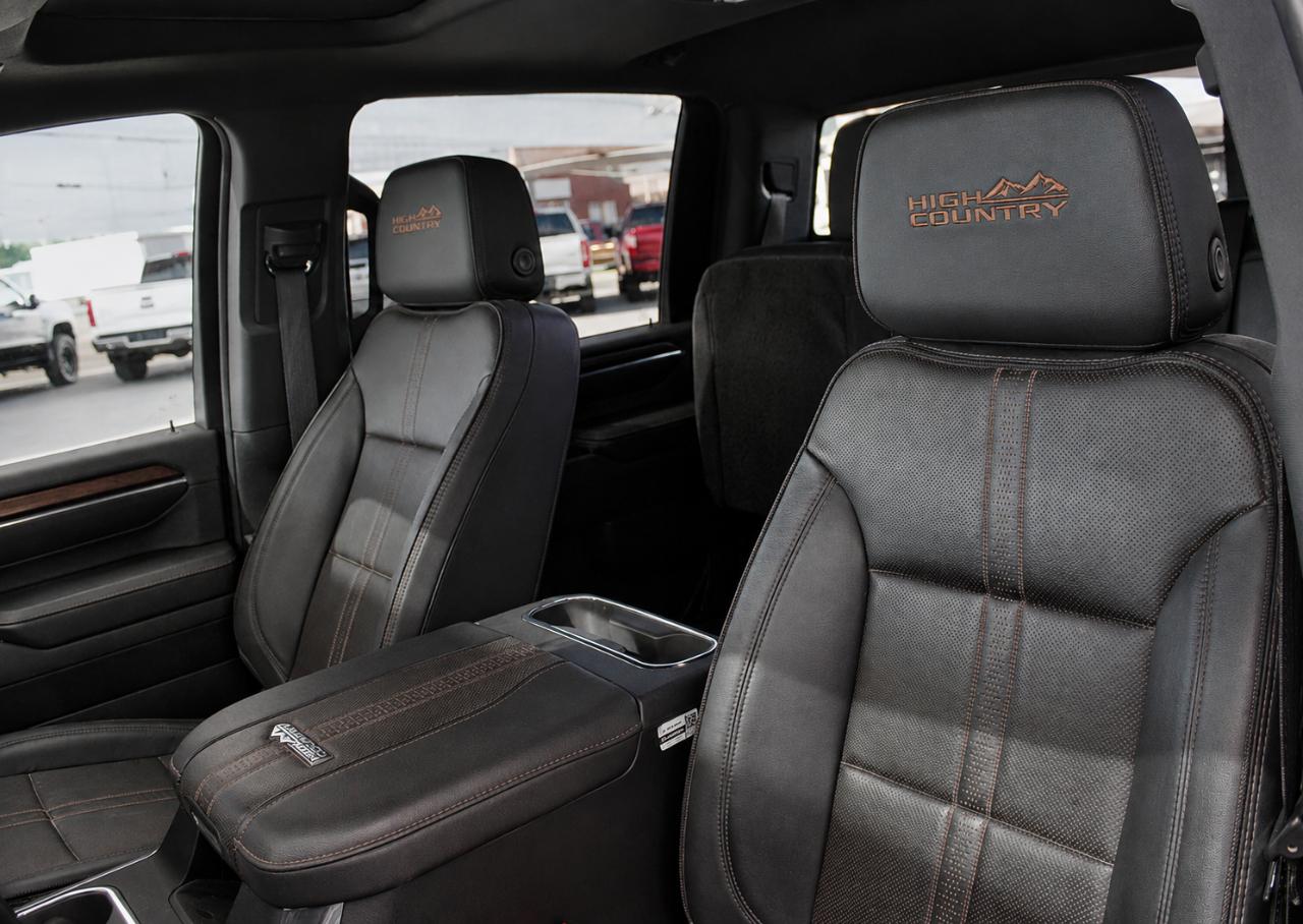 Chevrolet Silverado 3500HD High Country Crew Cab Long Box DRW 4WD 2025