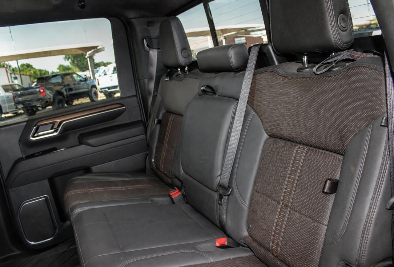 Chevrolet Silverado 3500HD High Country Crew Cab Long Box DRW 4WD 2025