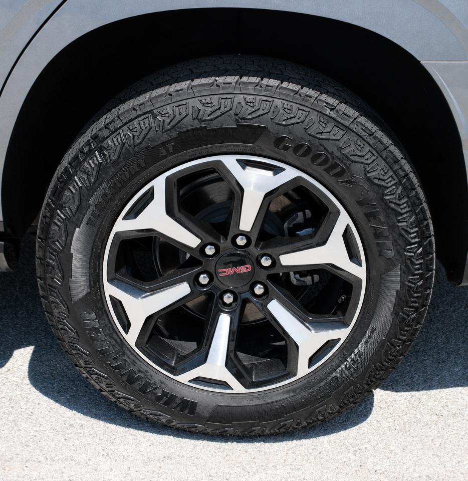 GMC Yukon AT4 4WD 2025
