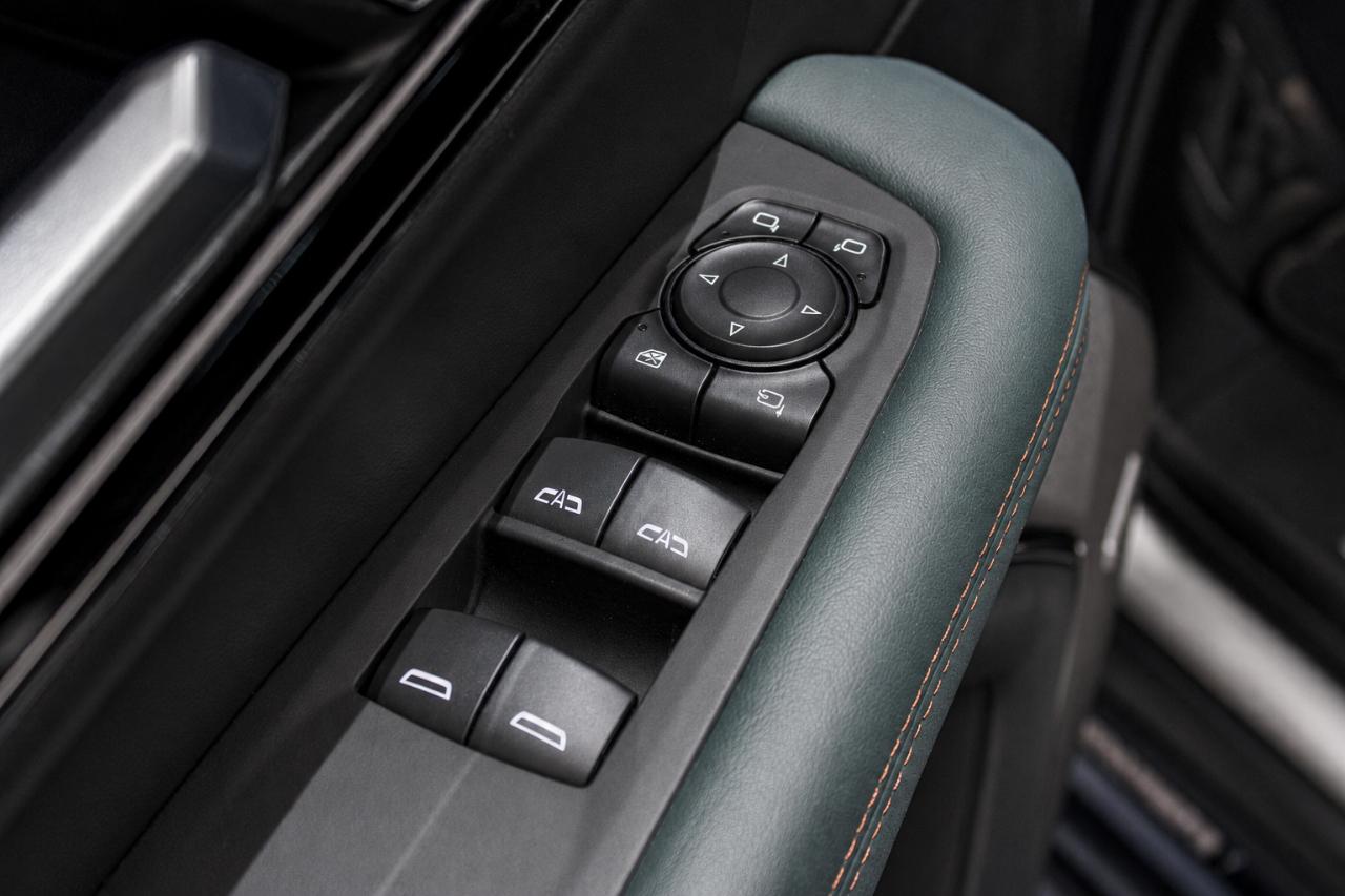 GMC Yukon AT4 4WD 2025