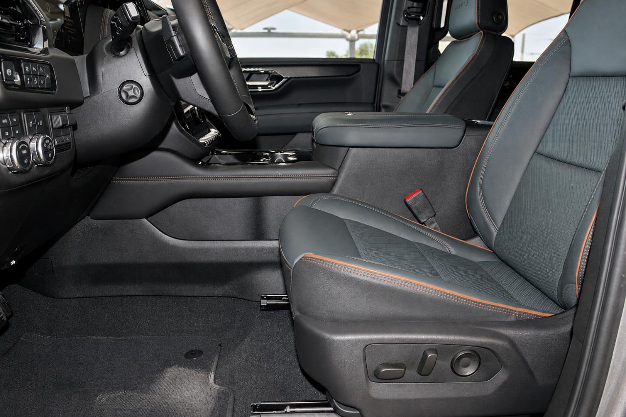 GMC Yukon AT4 4WD 2025